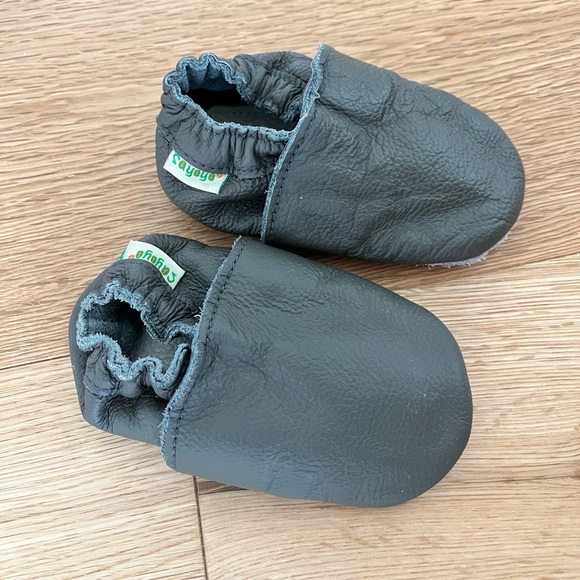 Sayoyo leather grey elastic slip on shoe 5.5’ 12-18 months - Picture 6 of 7